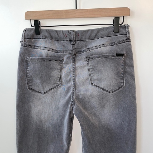 Dear John Cigarette Medium Gray Legging Jeans Stretchy Comfy Neutral Pockets 28 - Picture 2 of 8